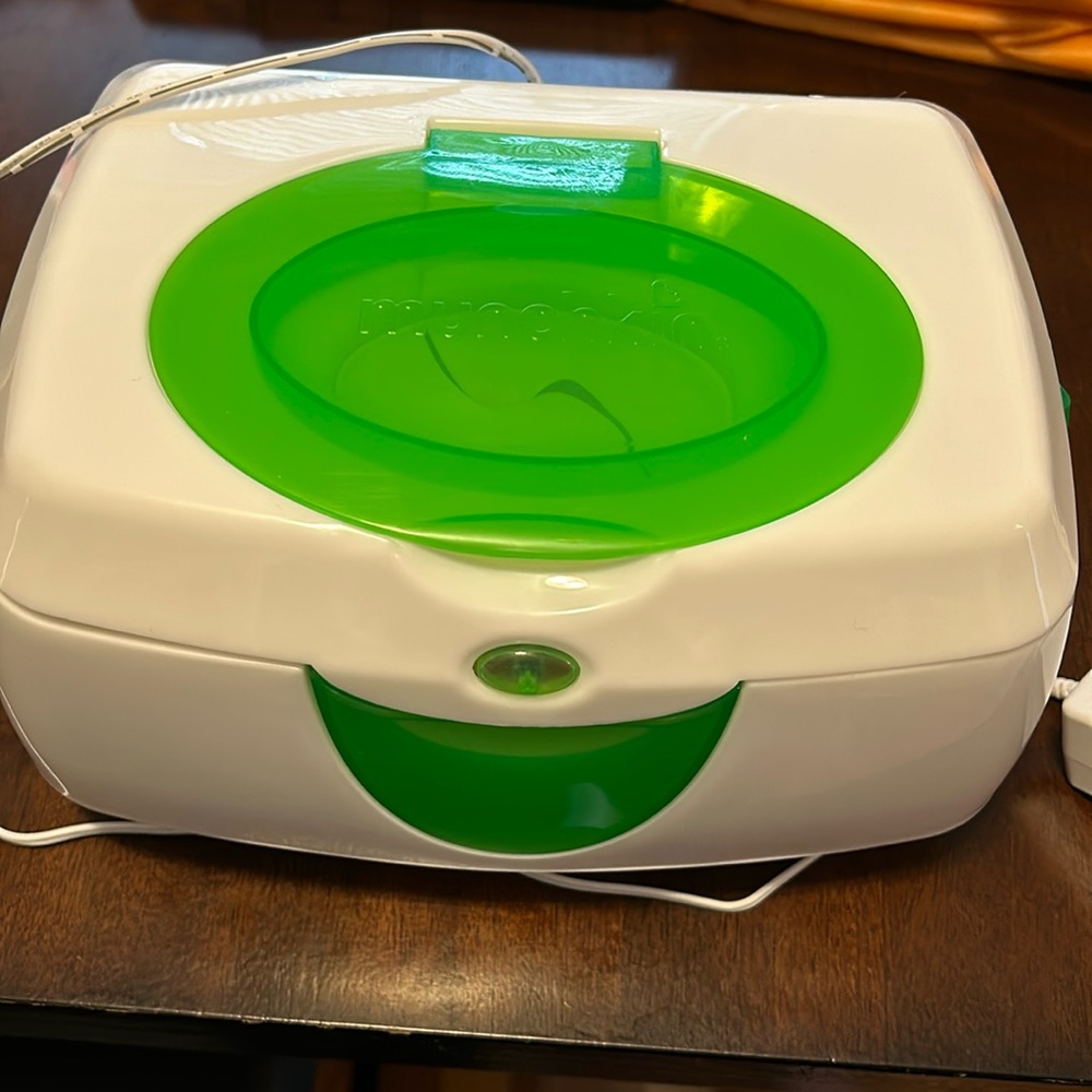 Munchkin wipe warmer - never used
